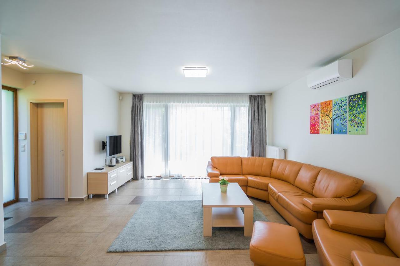 Silver Lodge Siófok Esterno foto